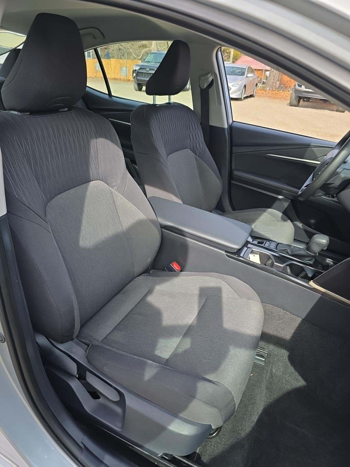 2025 Toyota Camry LE FWD