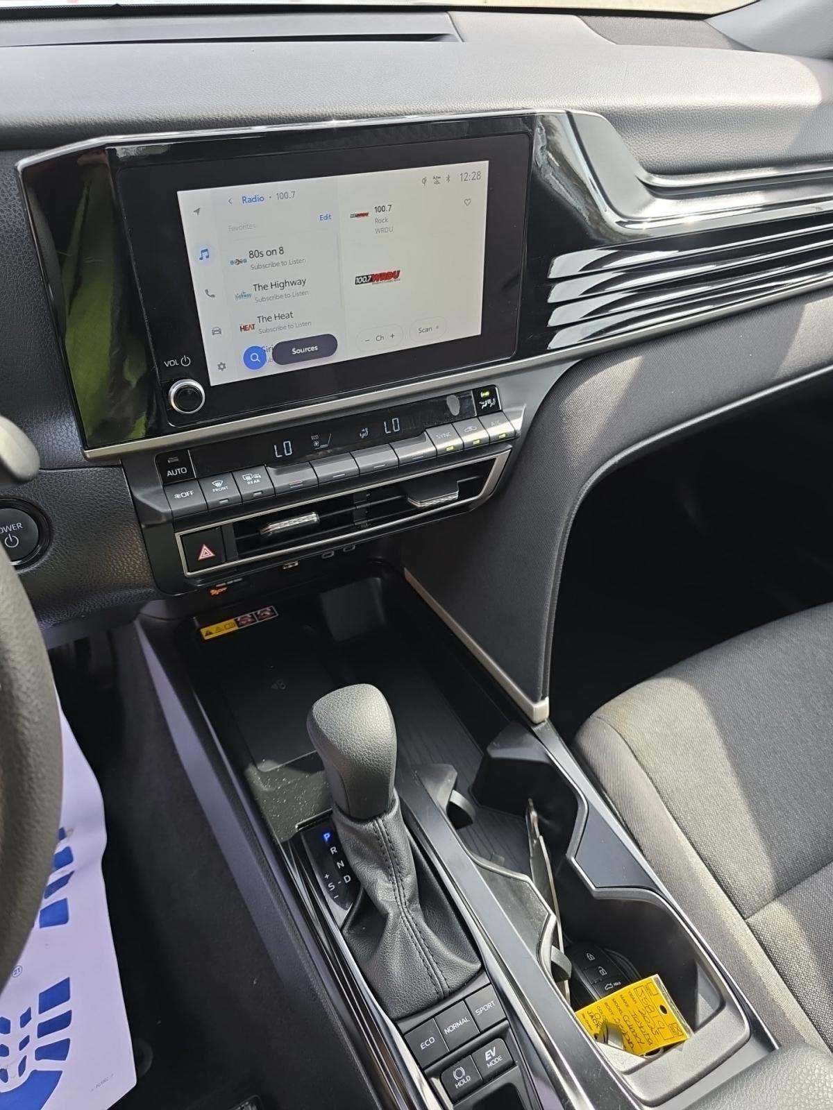 2025 Toyota Camry LE FWD