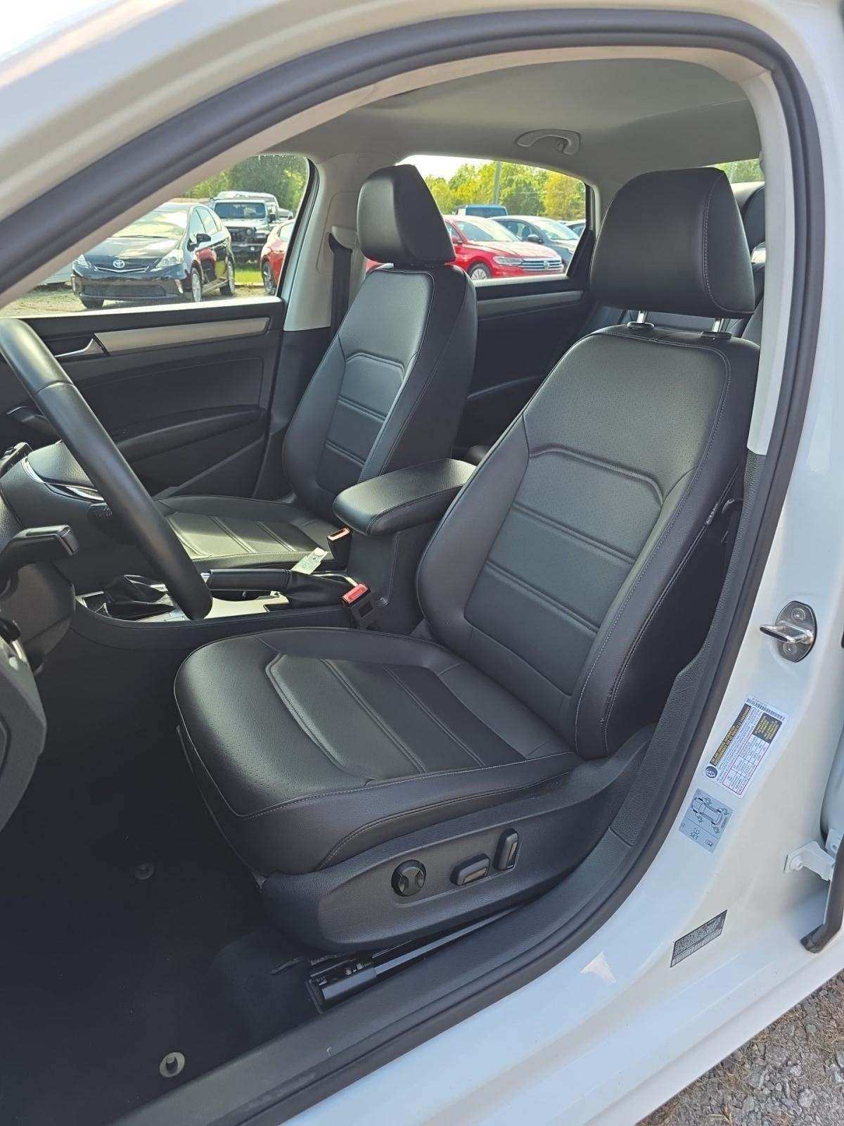 2022 Volkswagen Passat 2.0T SE FWD