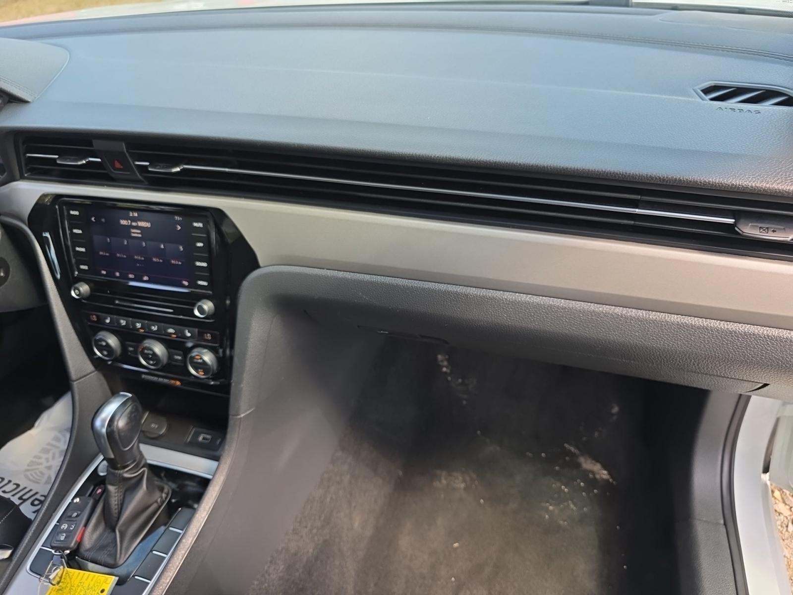 2022 Volkswagen Passat 2.0T SE FWD