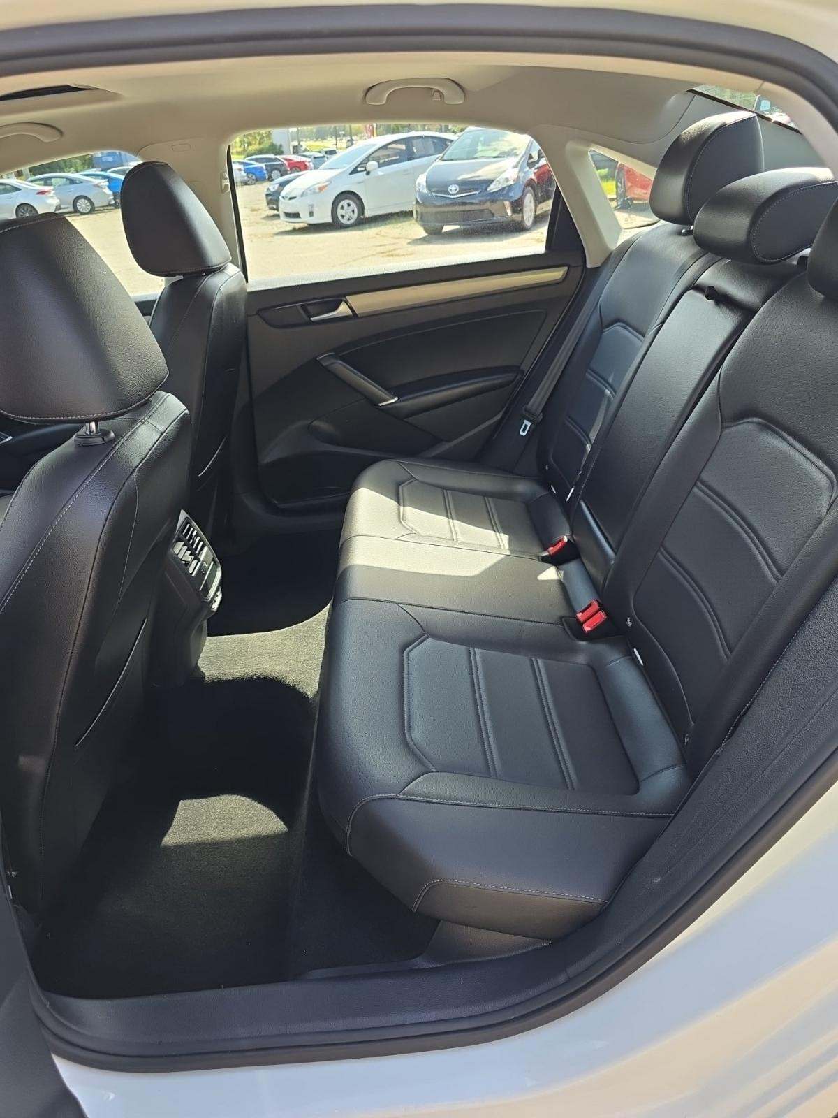 2022 Volkswagen Passat 2.0T SE FWD