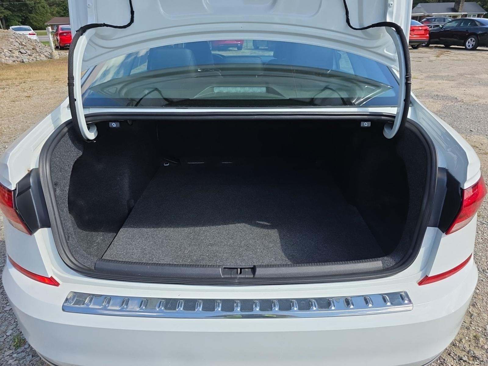 2022 Volkswagen Passat 2.0T SE FWD