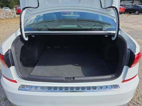 2022 Volkswagen Passat 2.0T SE FWD