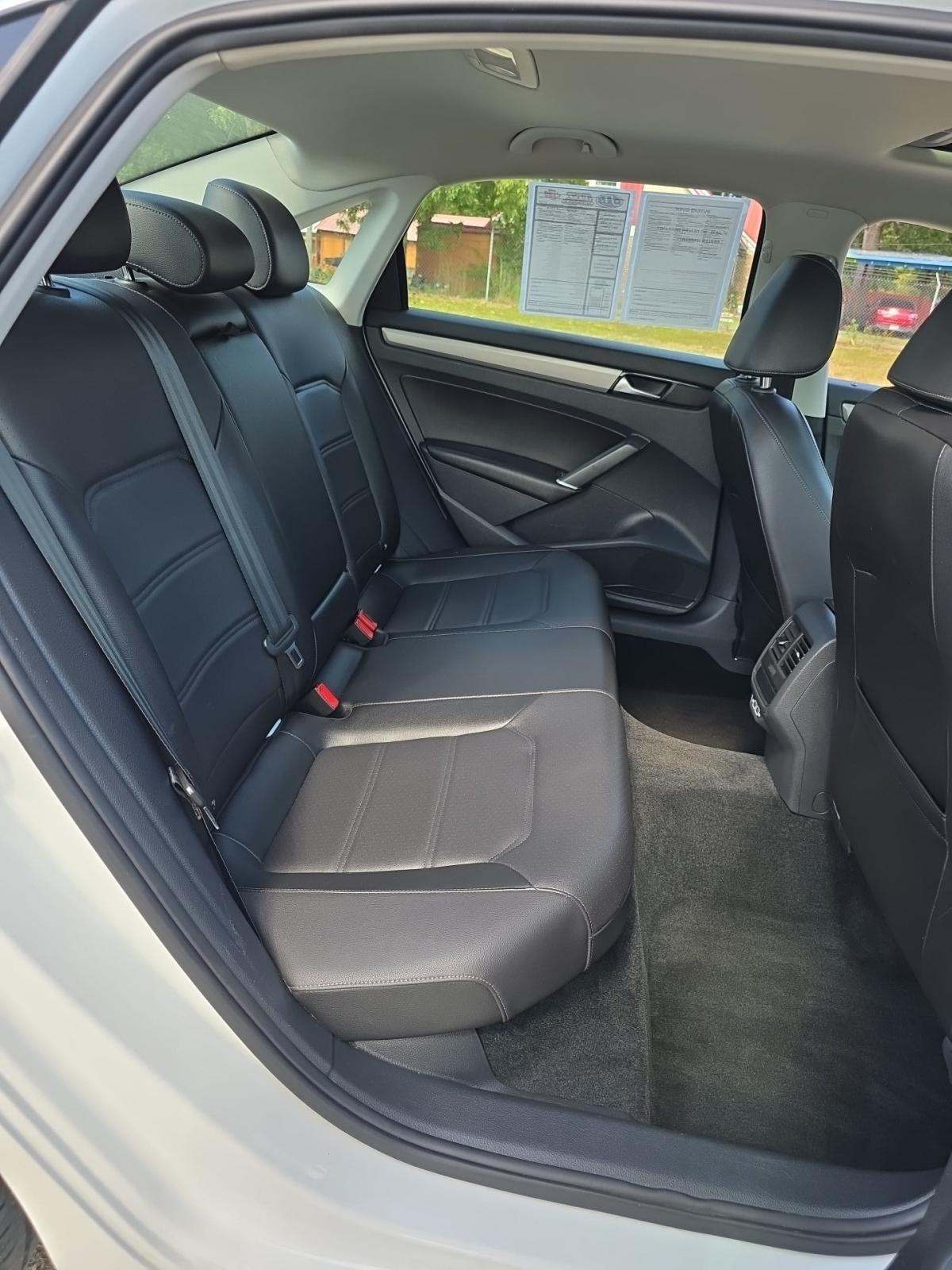 2022 Volkswagen Passat 2.0T SE FWD