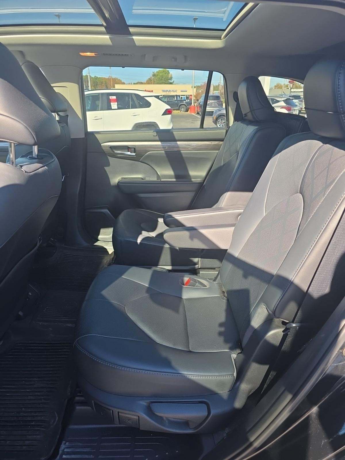 2021 Toyota Highlander Platinum FWD