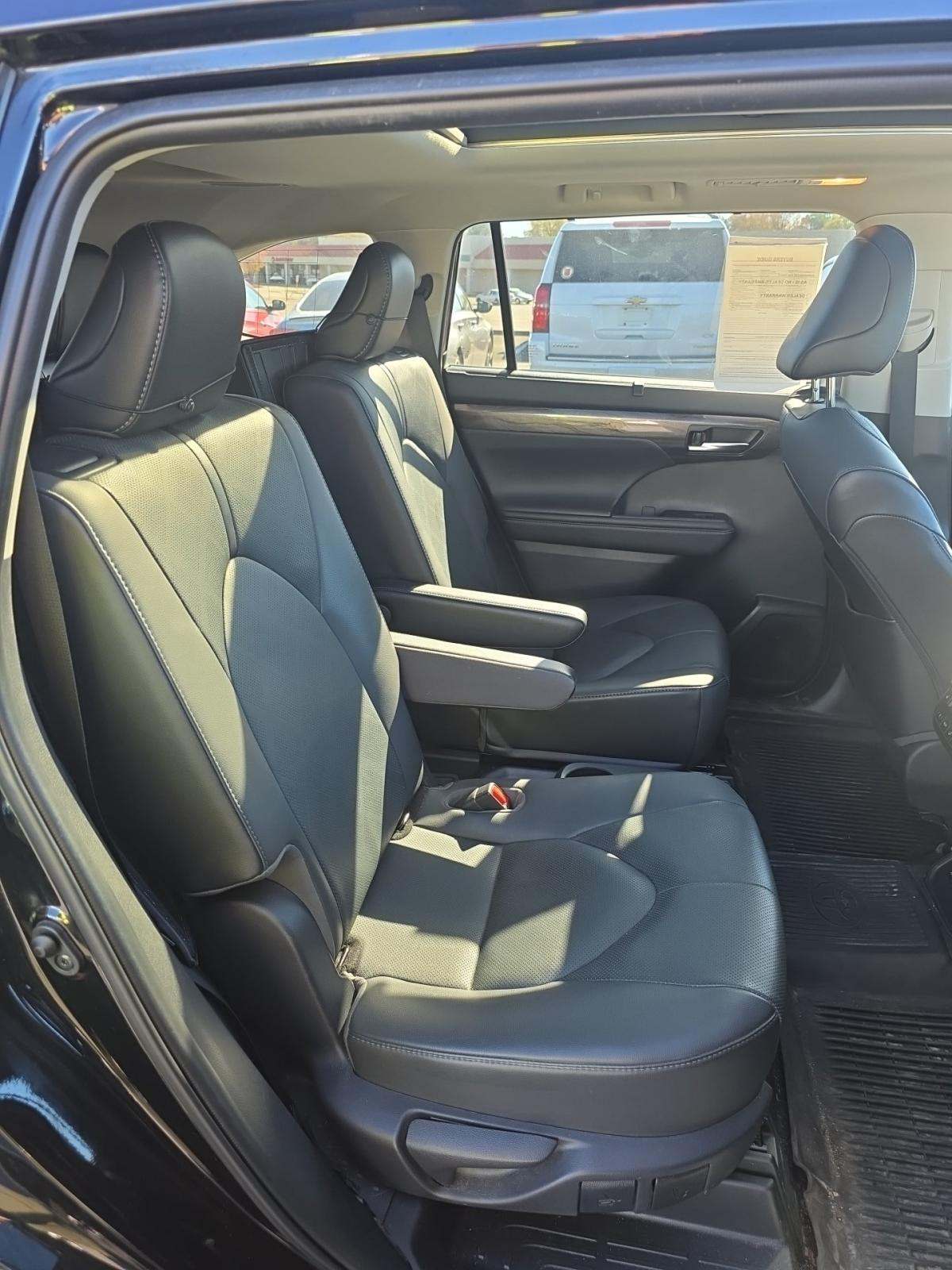 2021 Toyota Highlander Platinum FWD