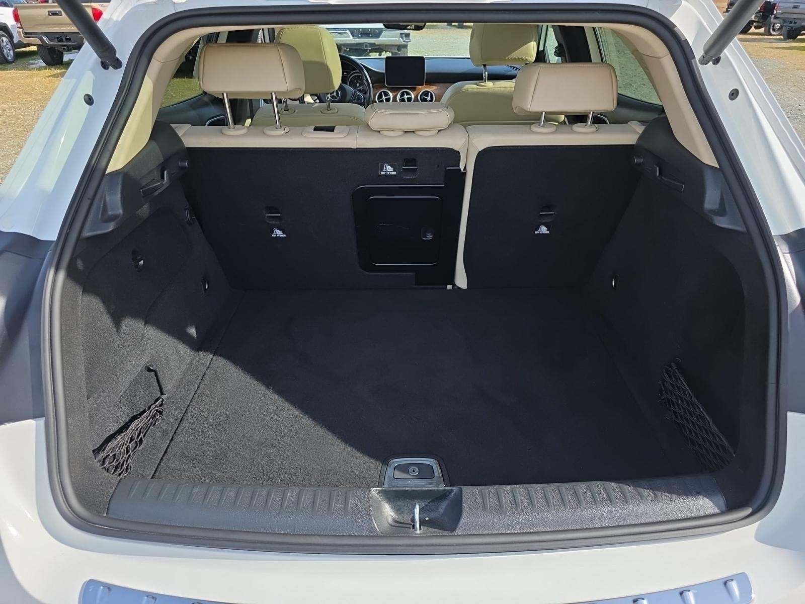 MERCEDES-BENZ GLA-CLASS - 10