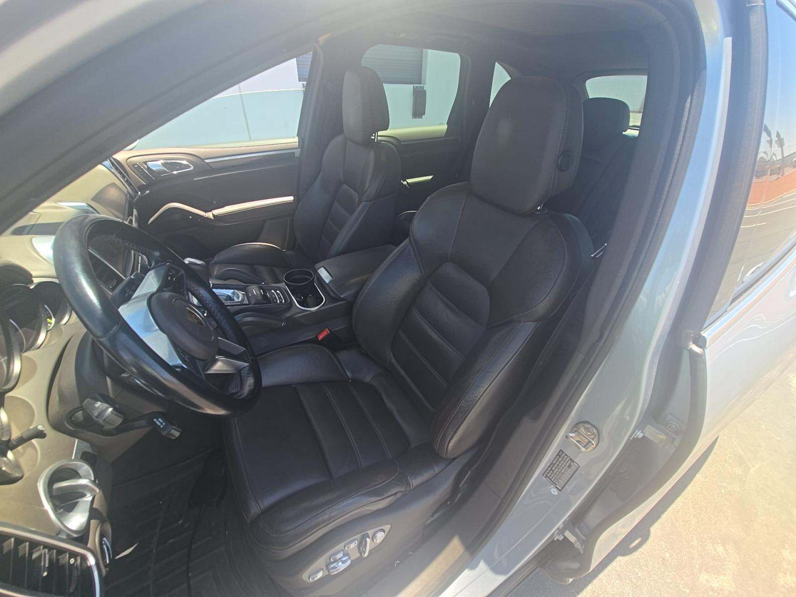 PORSCHE CAYENNE - 2