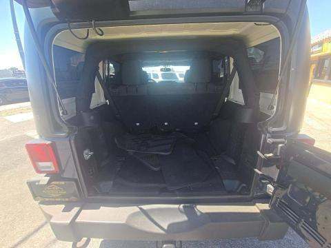 JEEP UNLIMITED SPORT S - 10