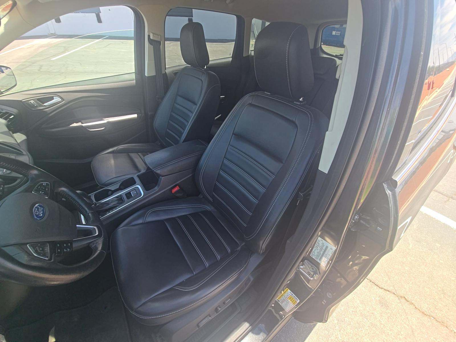 FORD ESCAPE - 2