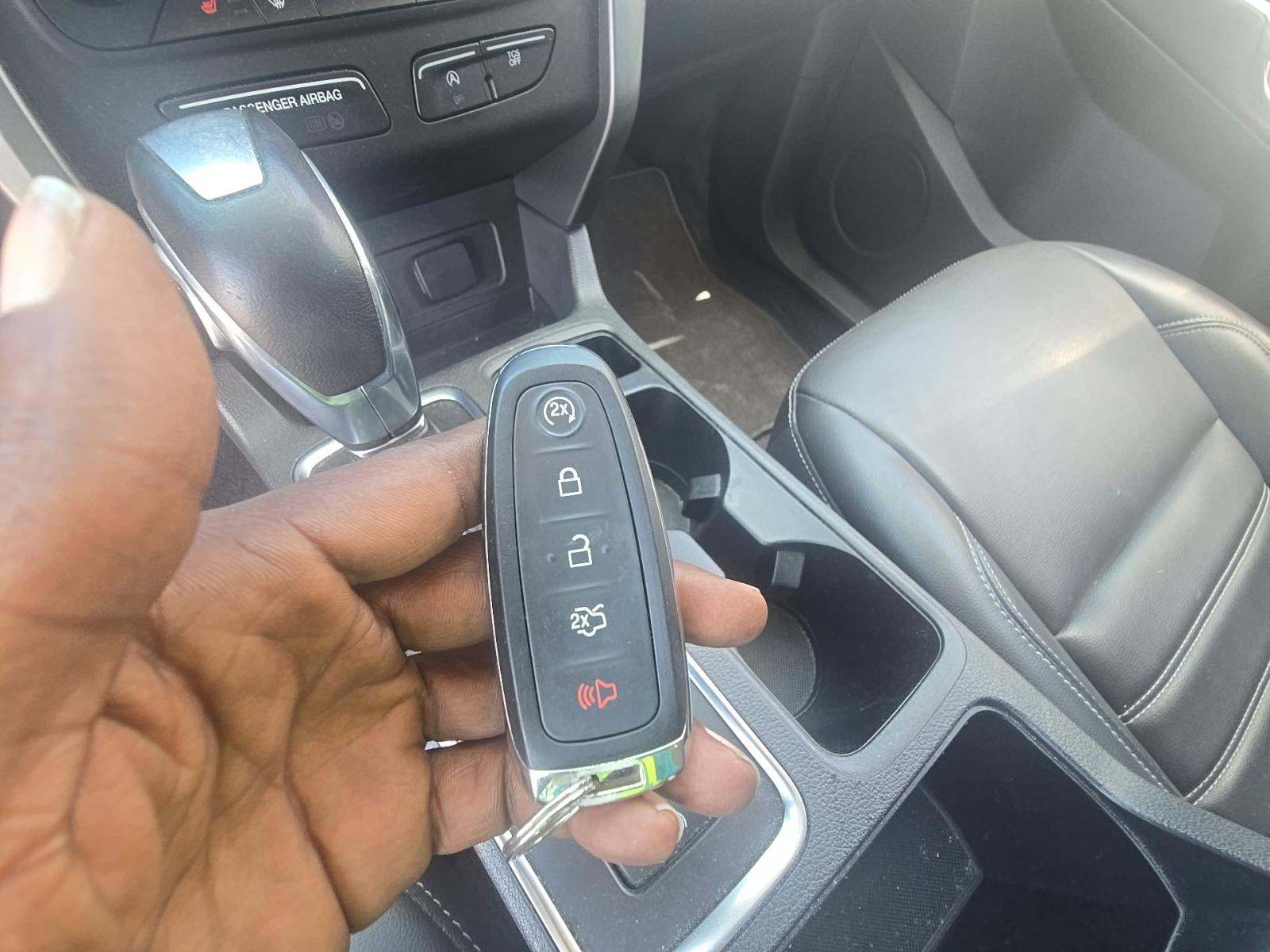 FORD ESCAPE - 4