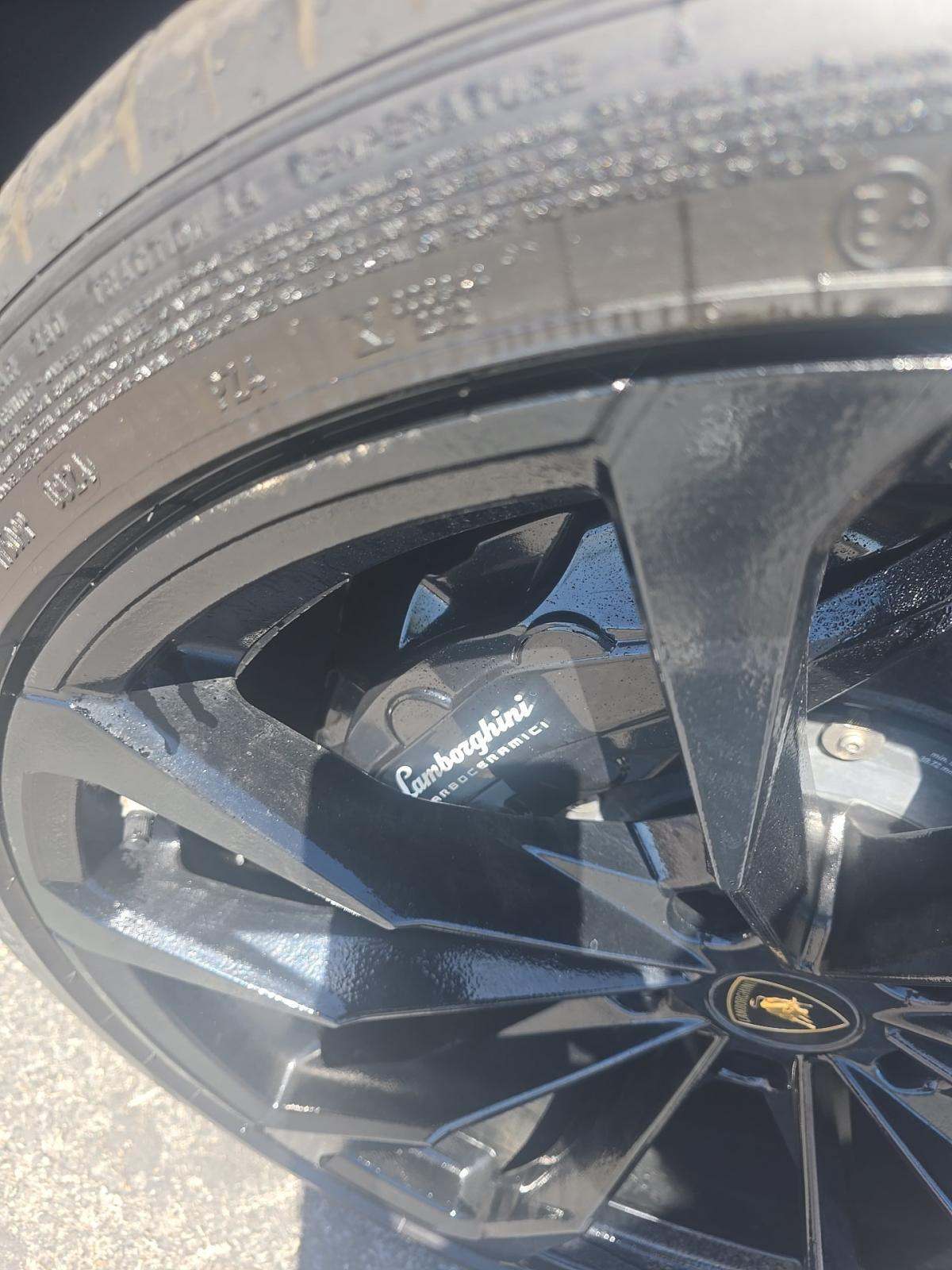 2019 Lamborghini Urus Base AWD
