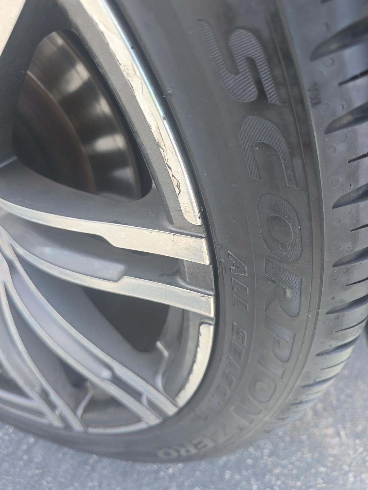 2017 Porsche Macan Turbo AWD