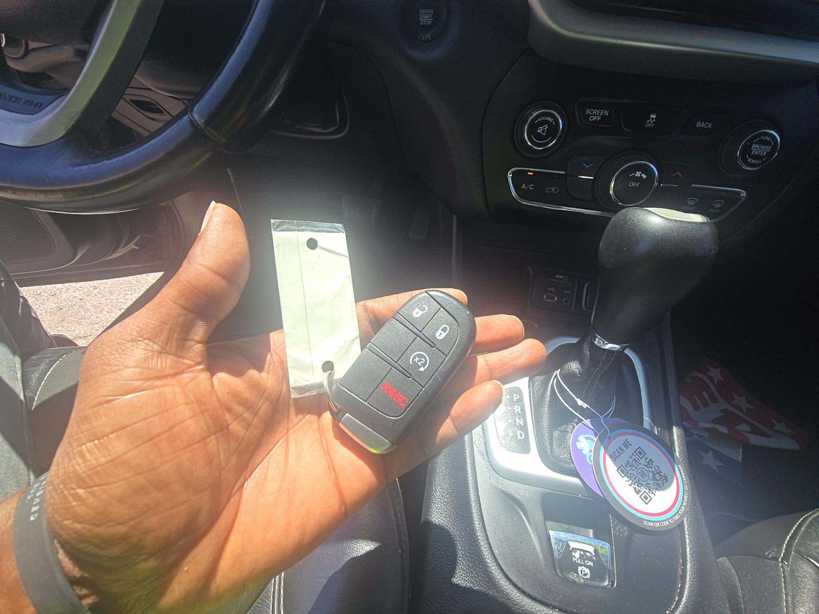 JEEP LATITUDE PLUS - 4