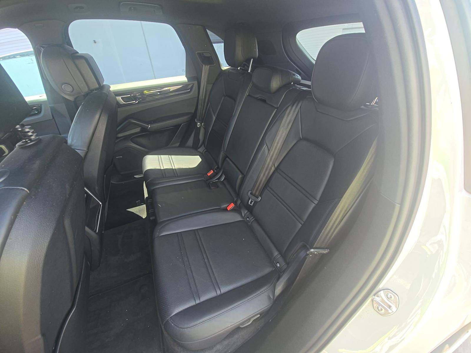 PORSCHE CAYENNE - 9