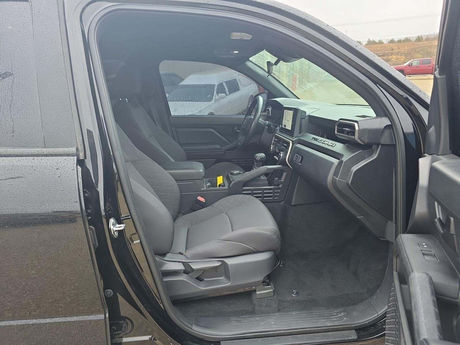 2025 Toyota Tacoma SR AWD