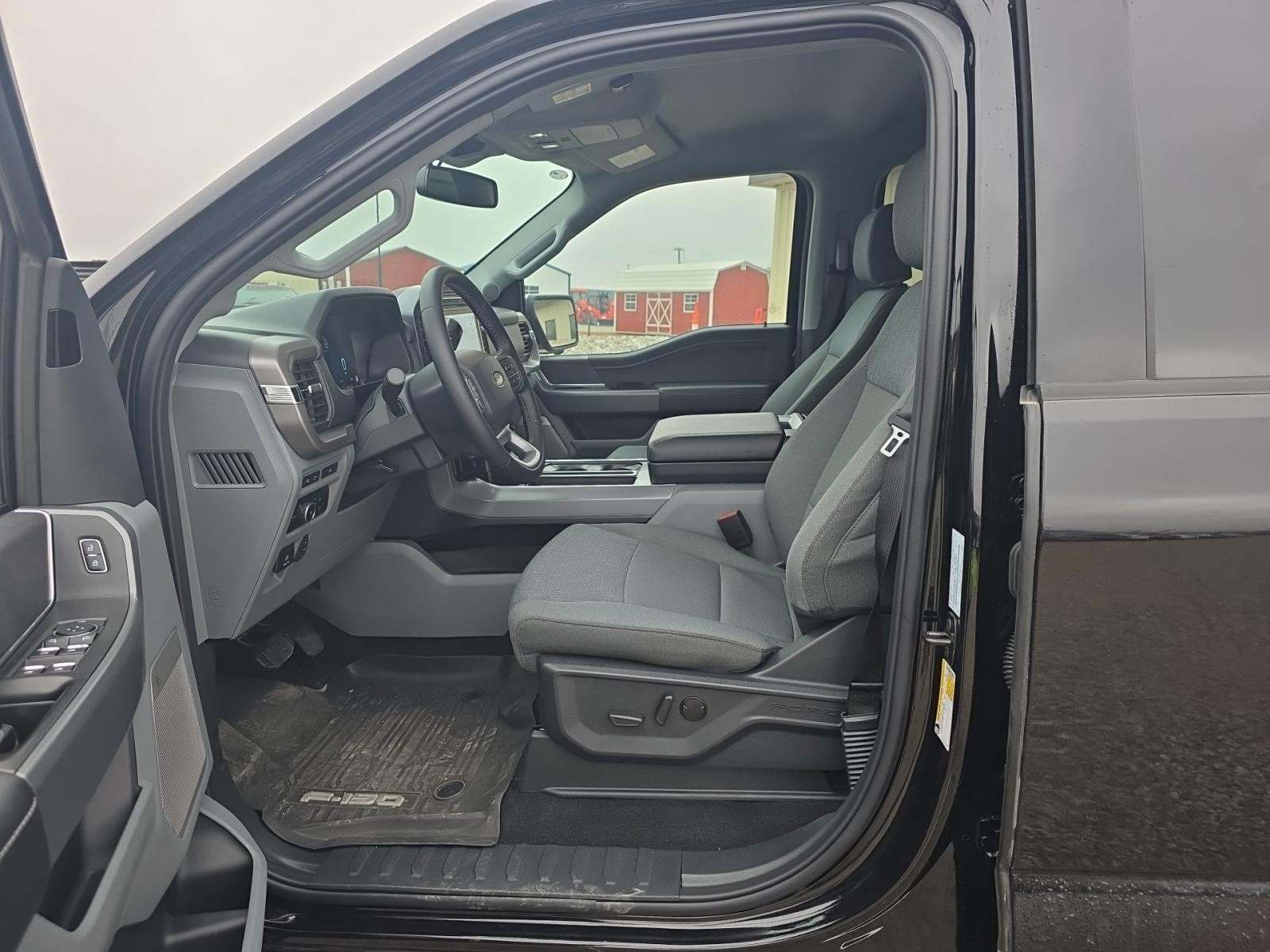 2024 Ford F-150 XLT AWD