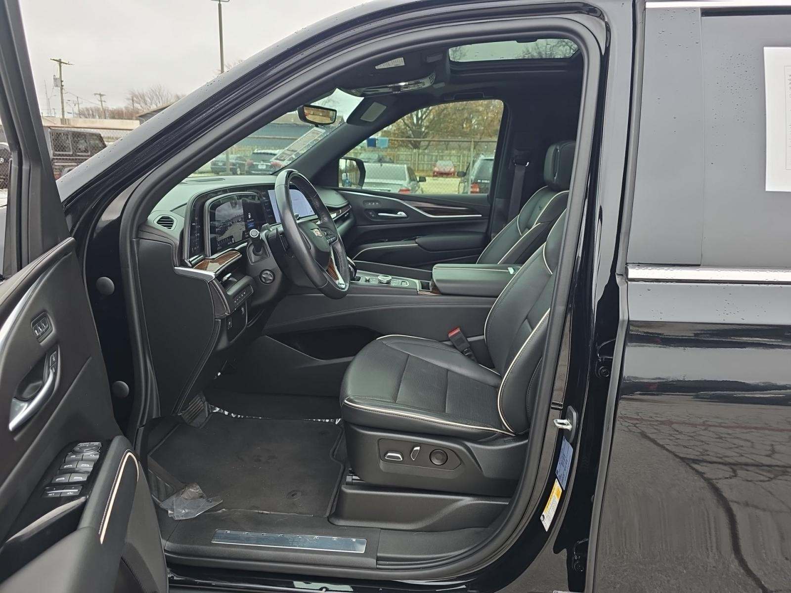 2023 Cadillac Escalade ESV Premium Luxury AWD