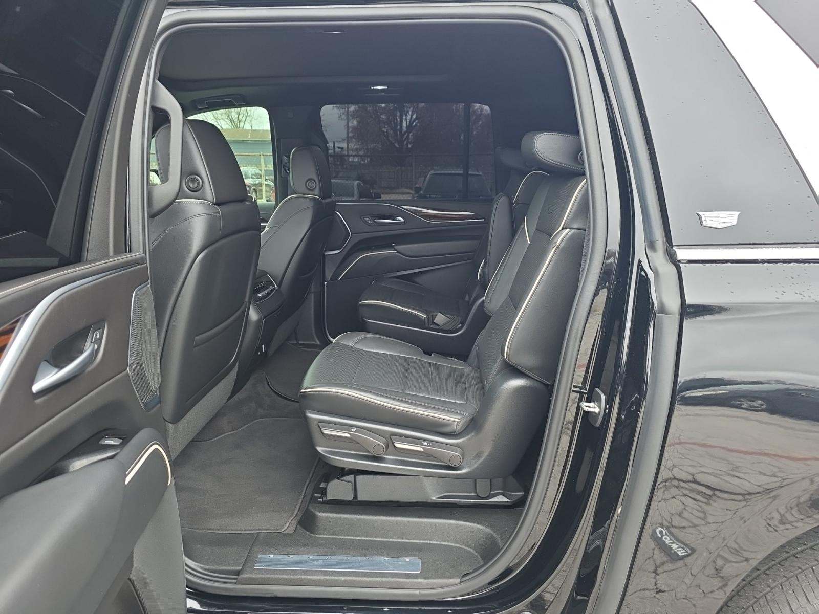 2023 Cadillac Escalade ESV Premium Luxury AWD