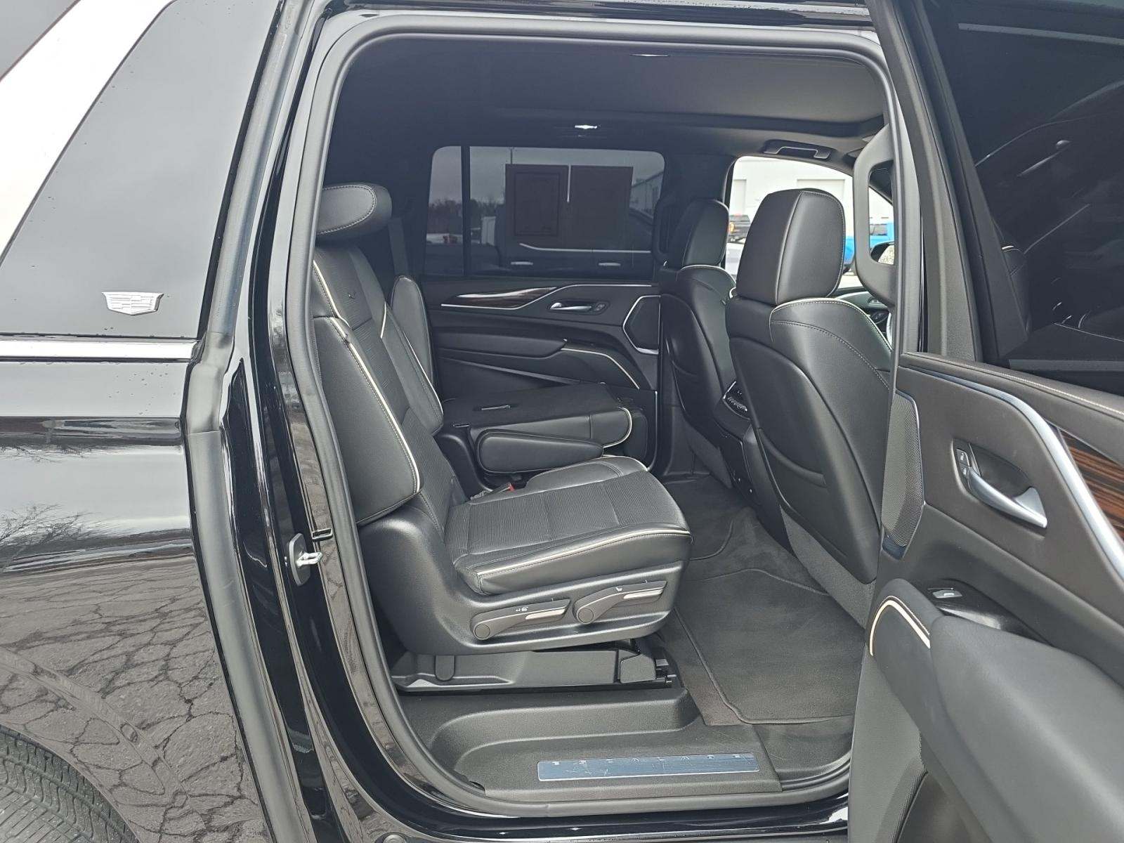 2023 Cadillac Escalade ESV Premium Luxury AWD