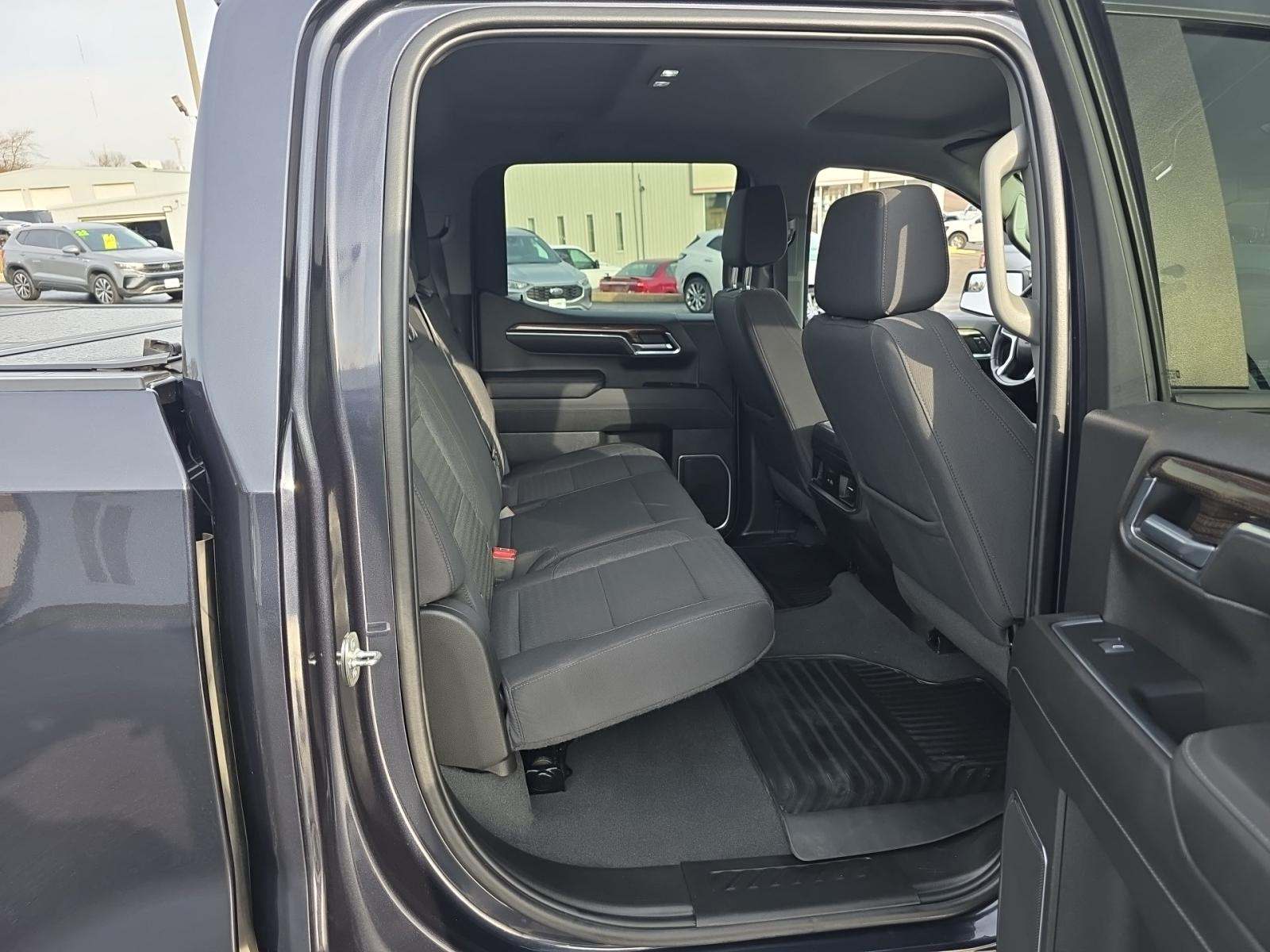 2023 Chevrolet Silverado 1500 RST AWD