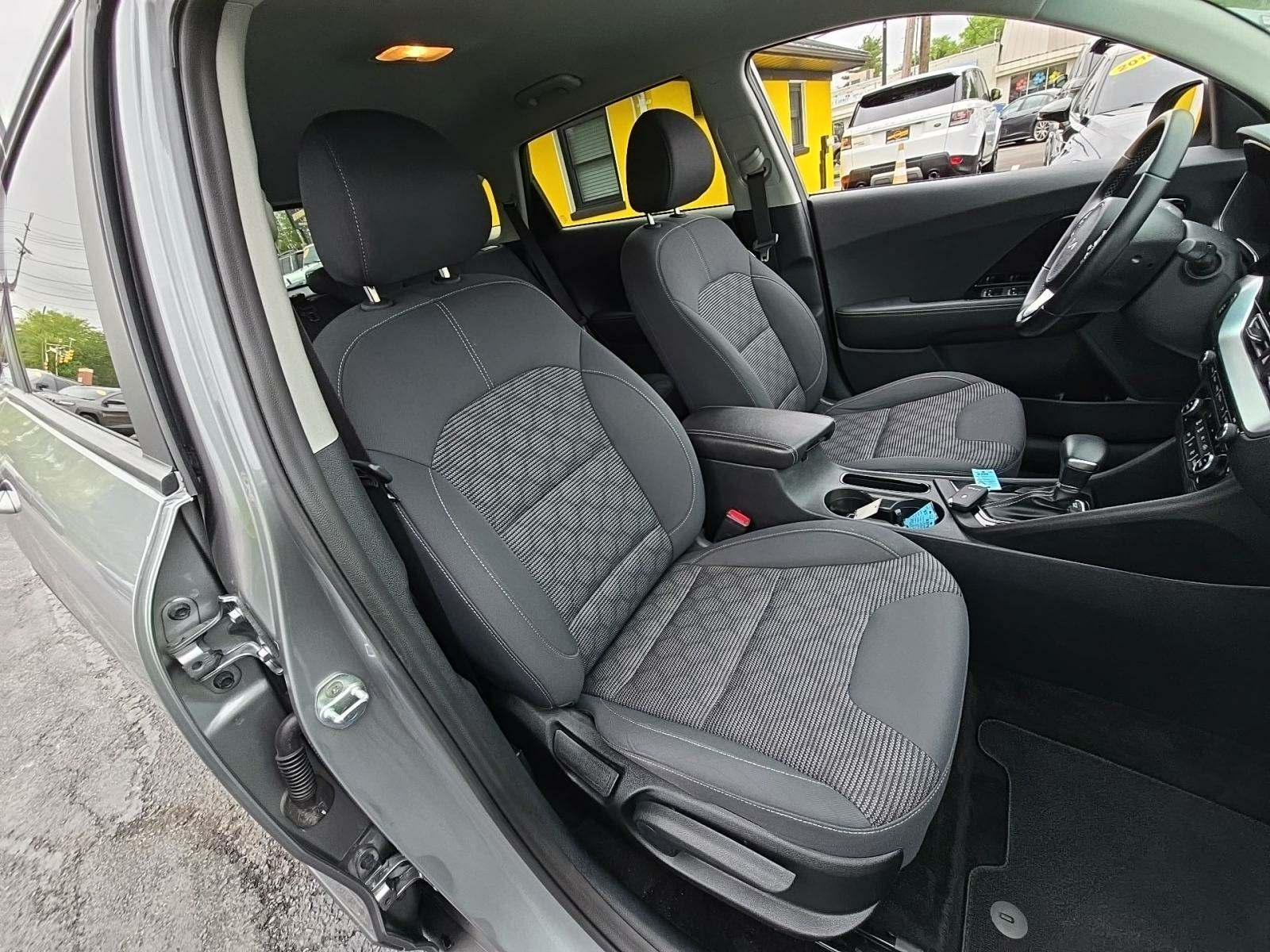 2022 Kia Niro LXS FWD