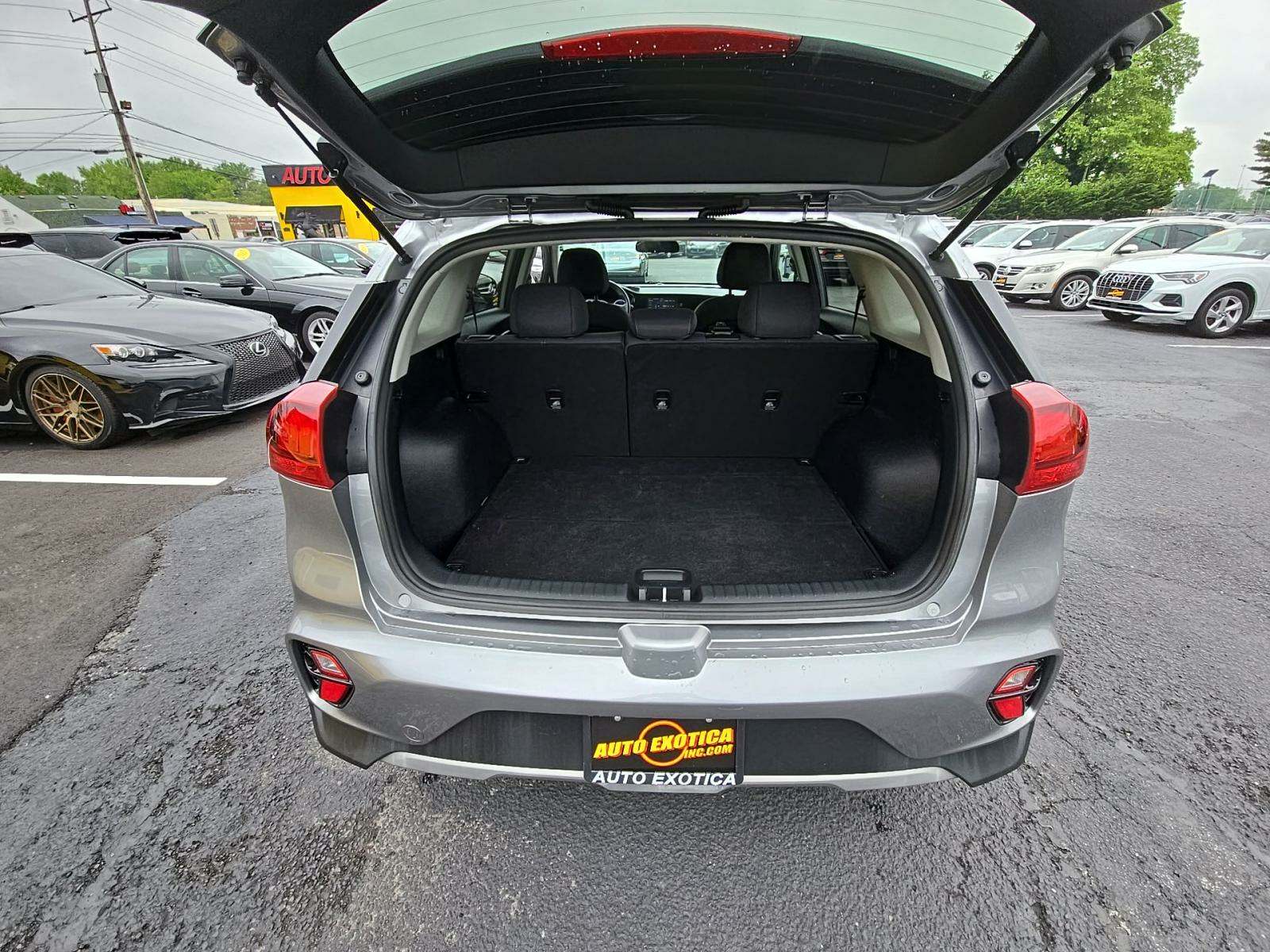 2022 Kia Niro LXS FWD