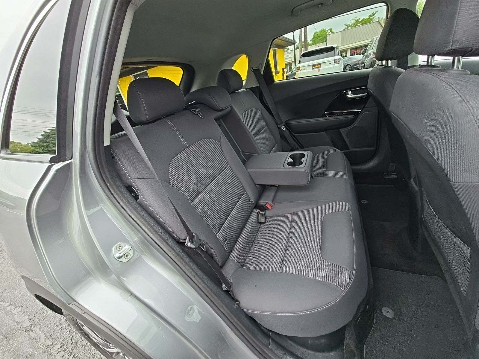 2022 Kia Niro LXS FWD