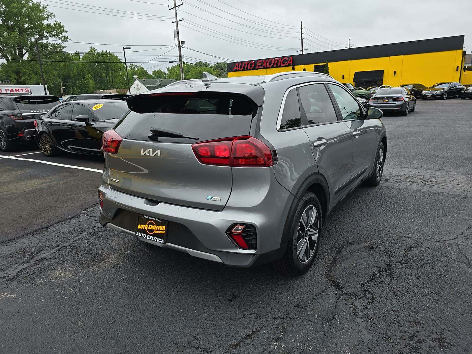 2022 Kia Niro LXS FWD