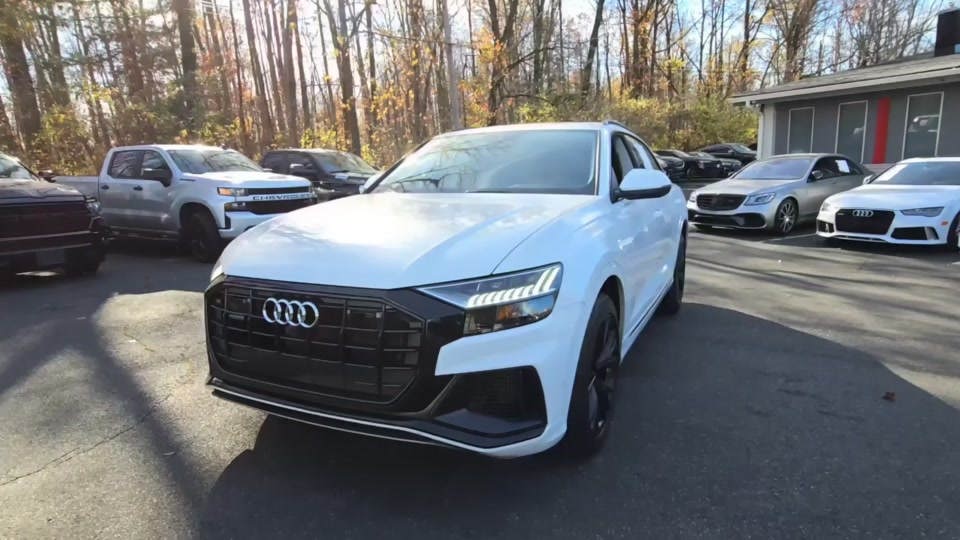 2023 Audi Q8 Premium Plus