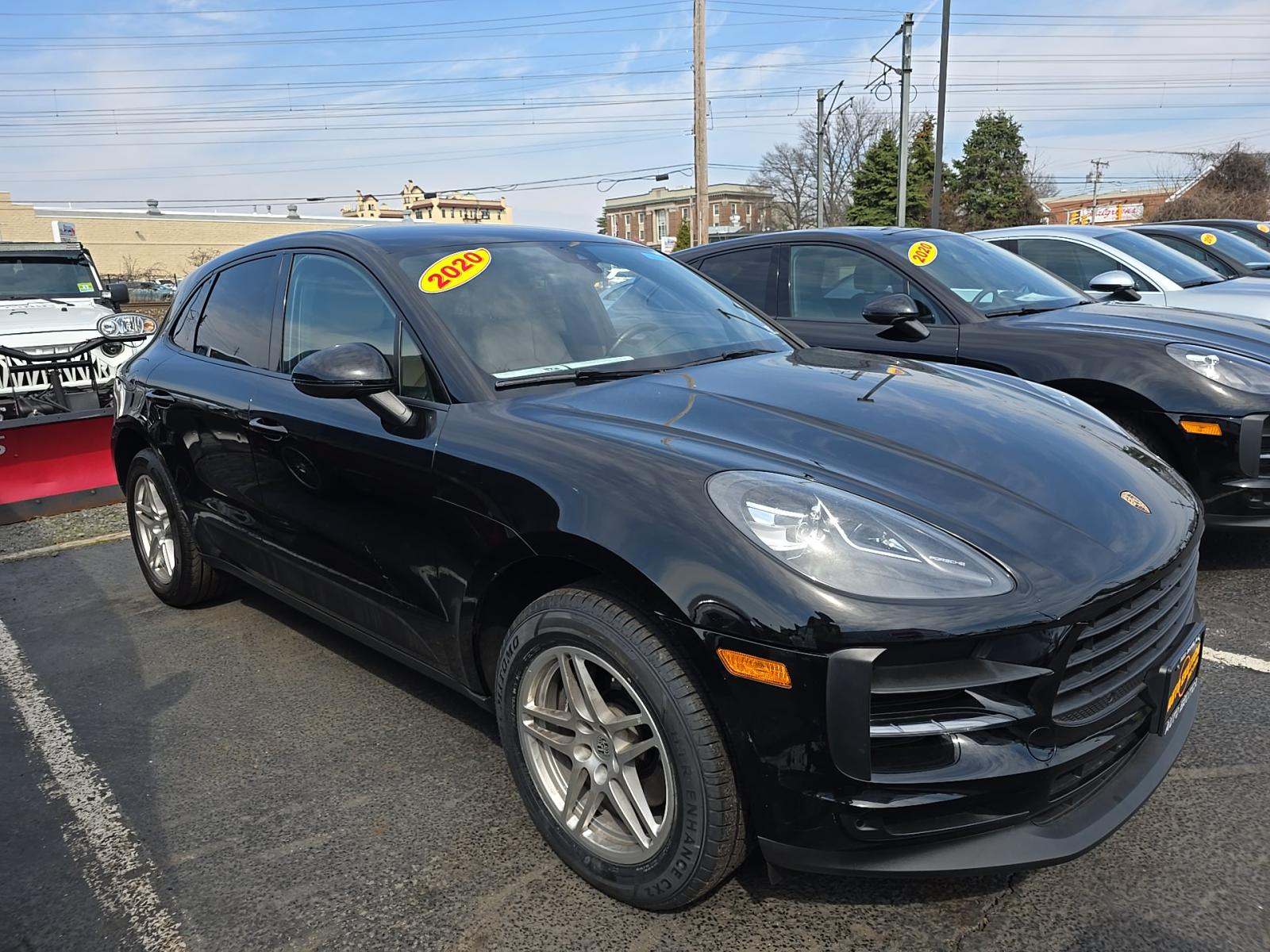 2020 Porsche Macan Base AWD