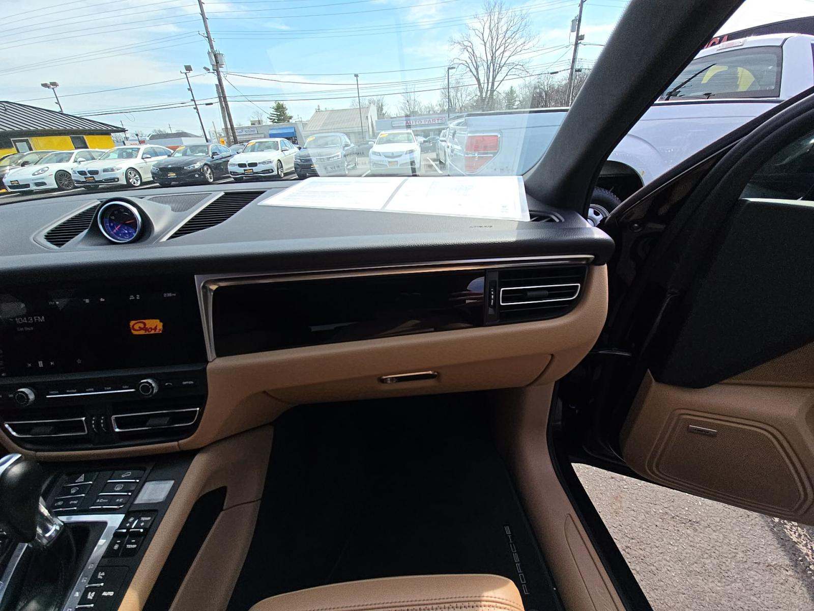 2020 Porsche Macan Base AWD