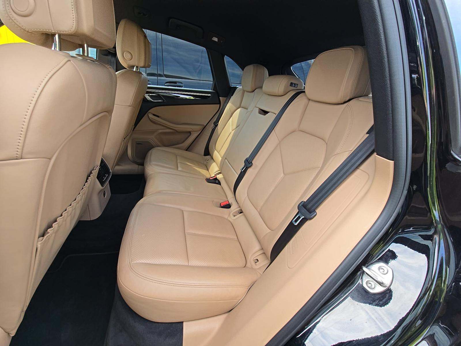 2020 Porsche Macan Base AWD