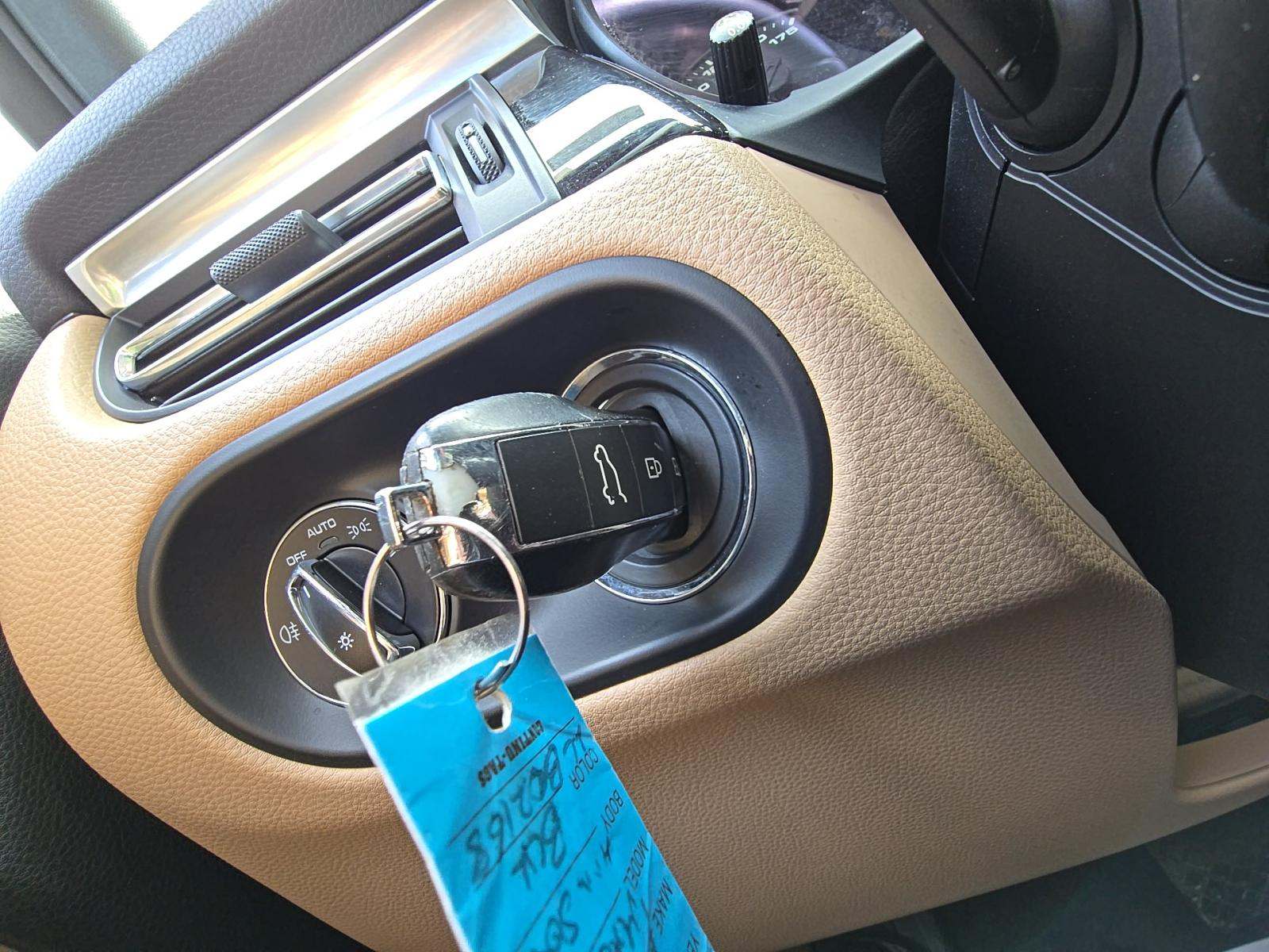 2020 Porsche Macan Base AWD