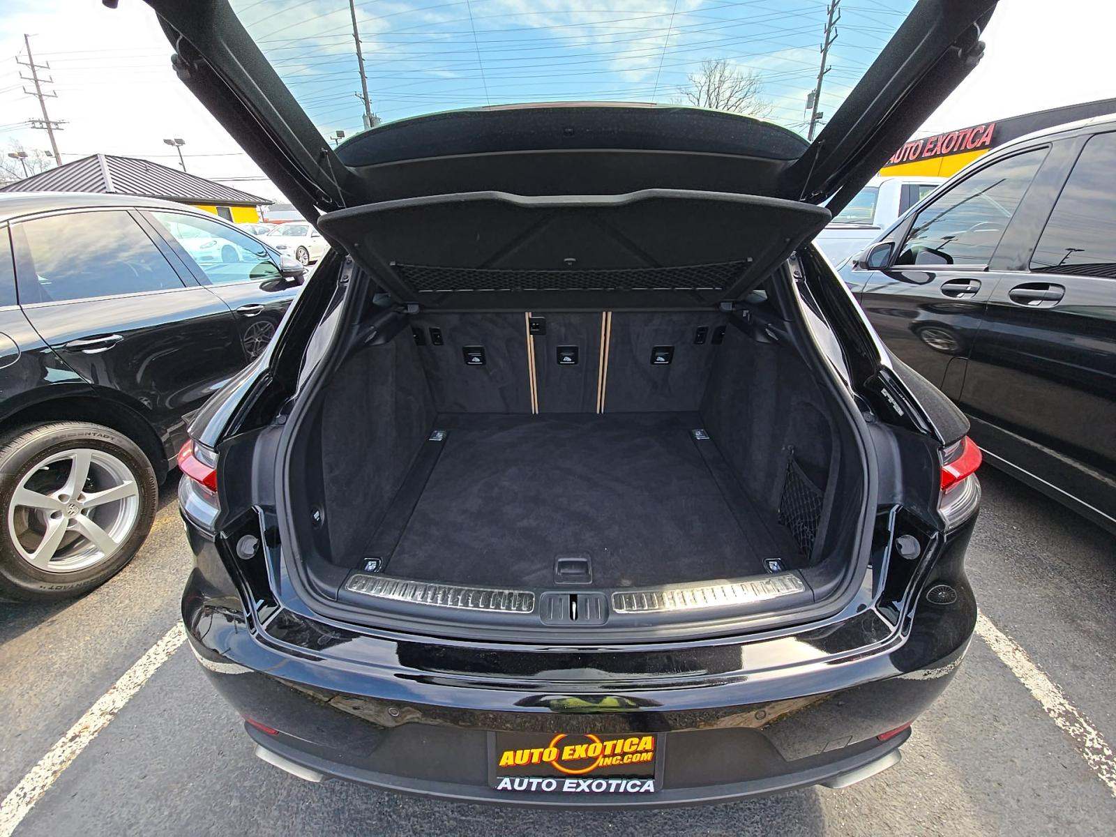 2020 Porsche Macan Base AWD