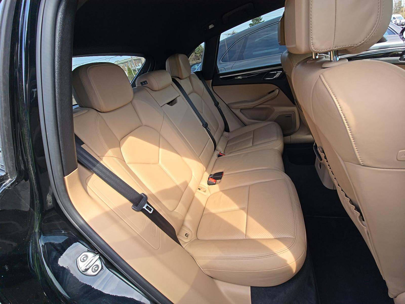 2020 Porsche Macan Base AWD