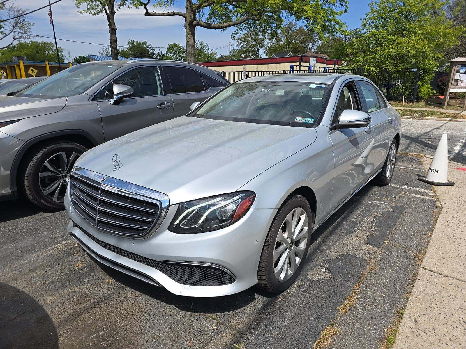 MERCEDES-BENZ E-CLASS - 1