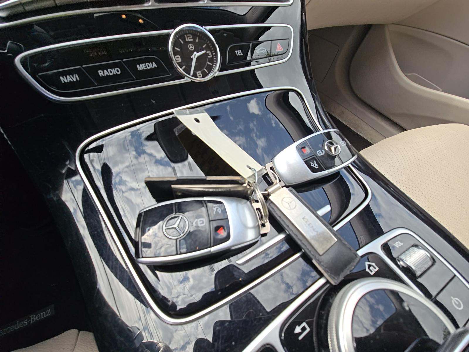 MERCEDES-BENZ E-CLASS - 8