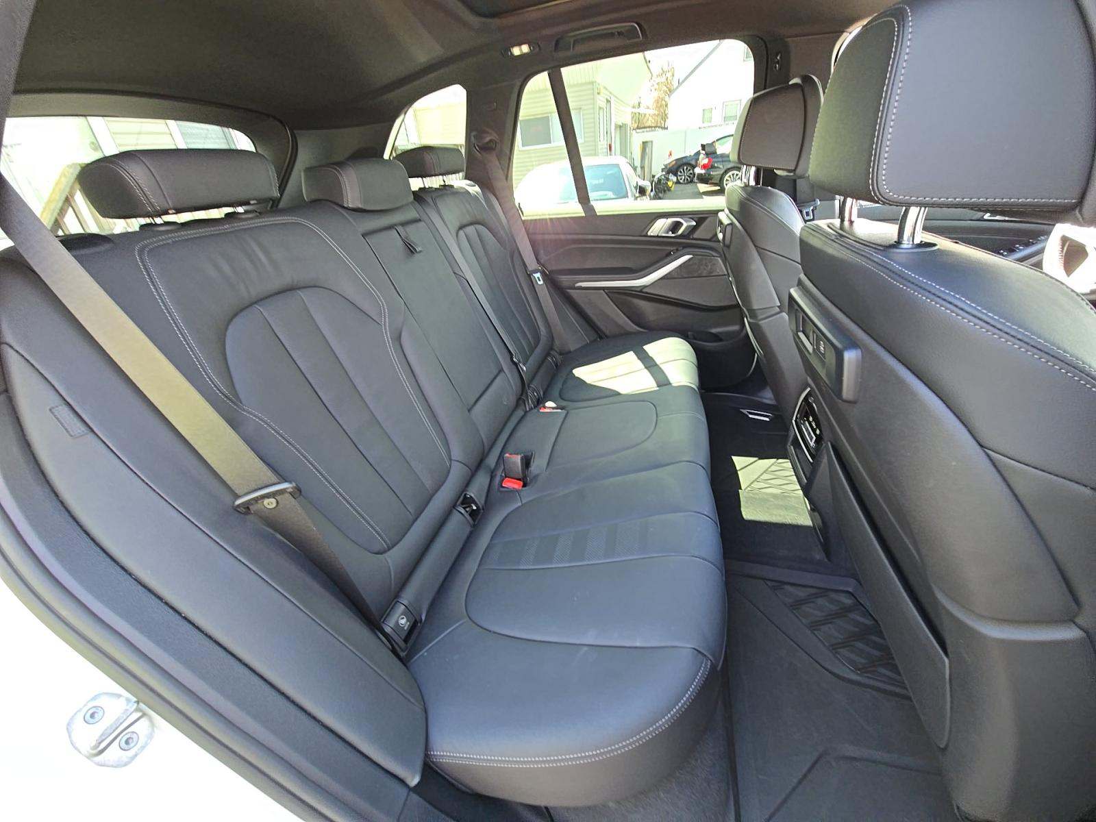 2022 BMW X5 M50i AWD