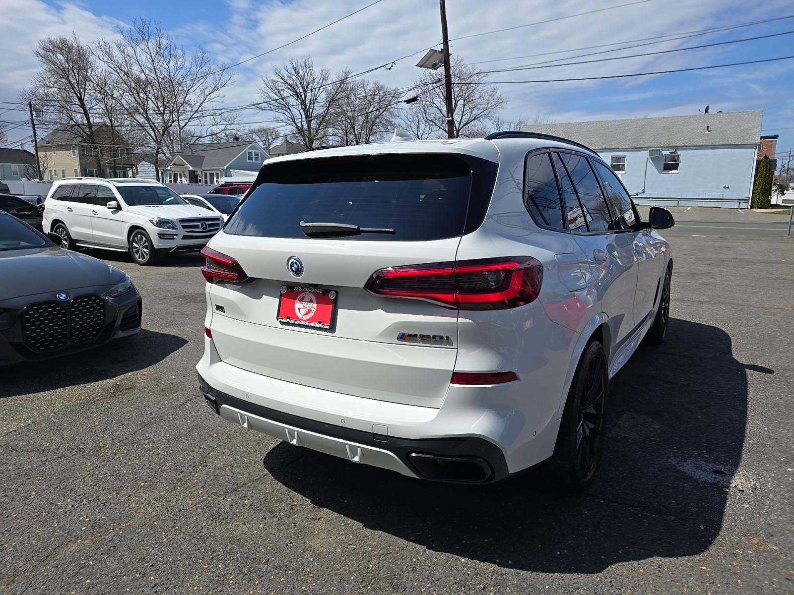 2022 BMW X5 M50i AWD