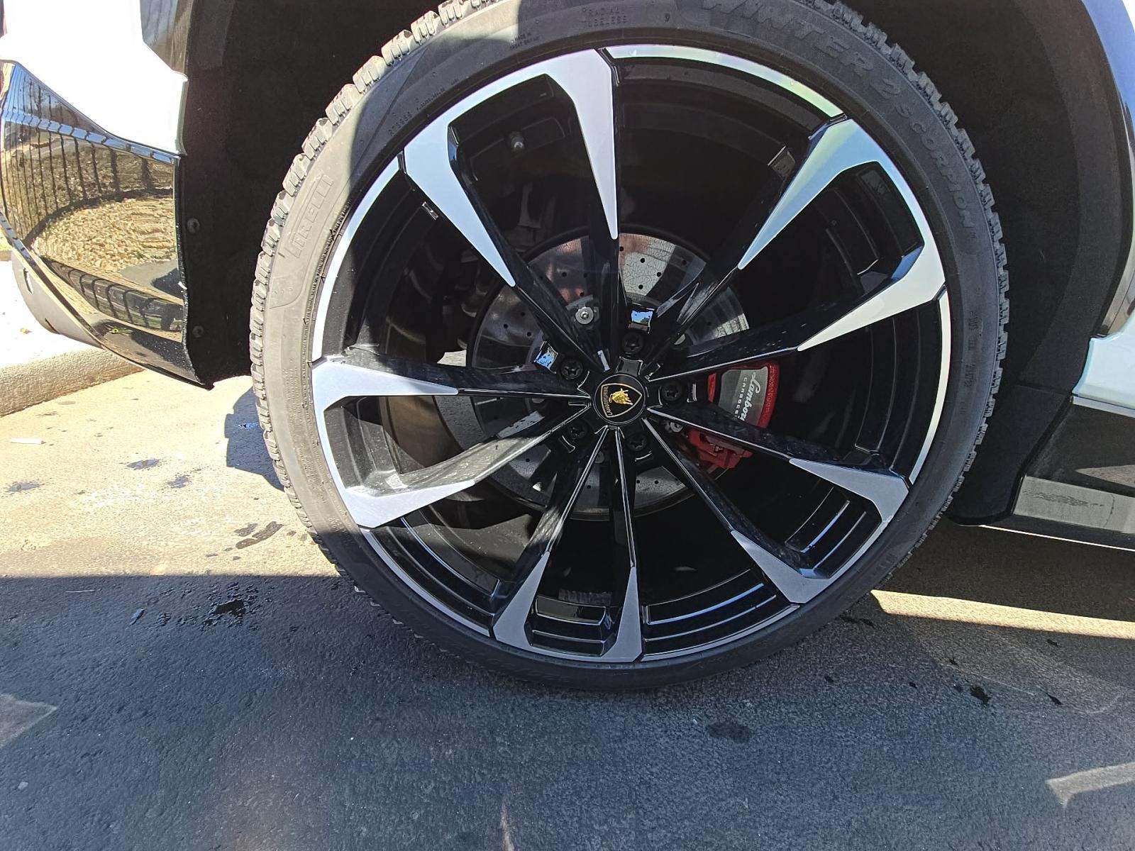 2021 Lamborghini Urus Base AWD