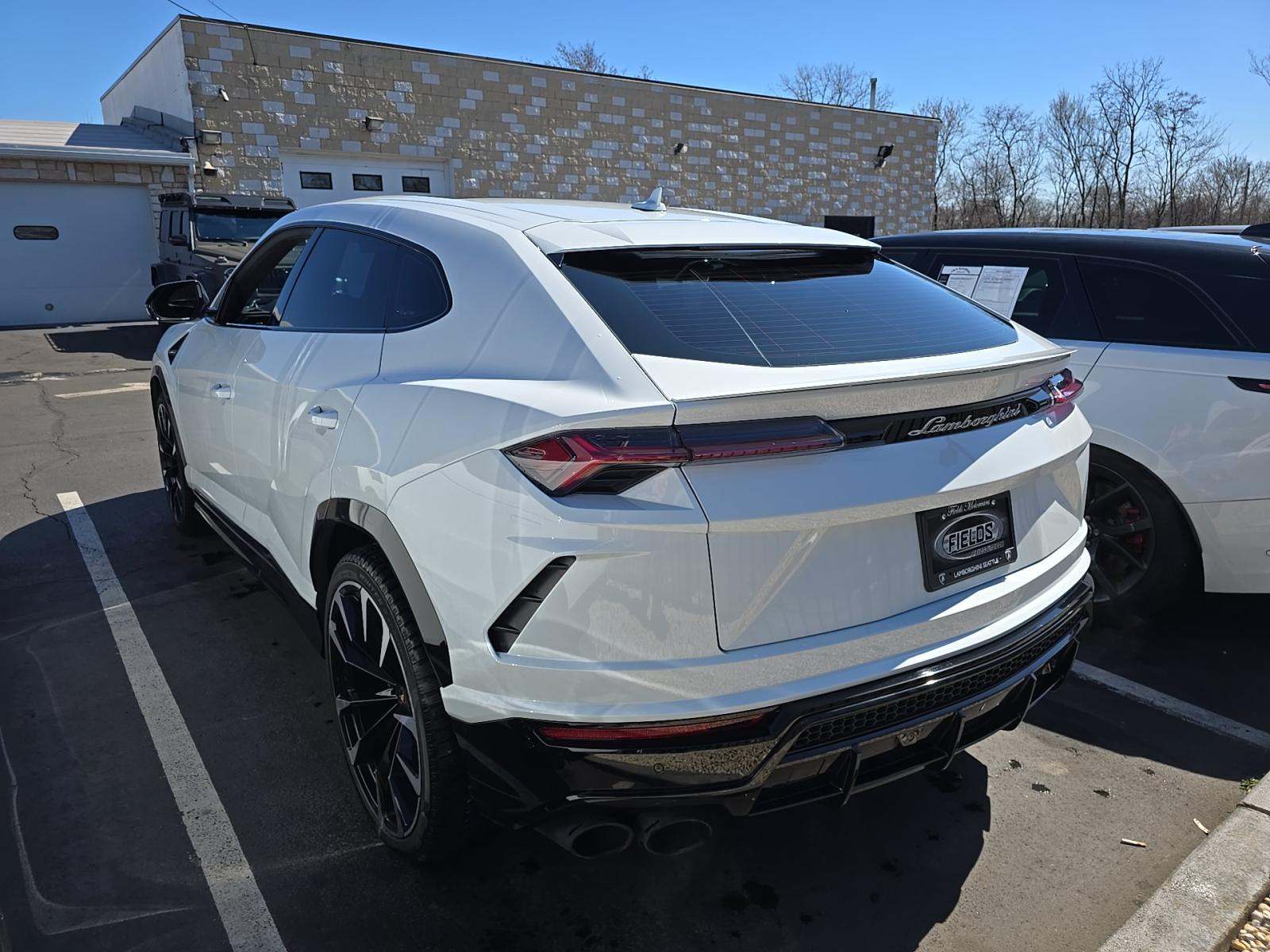 2021 Lamborghini Urus Base AWD