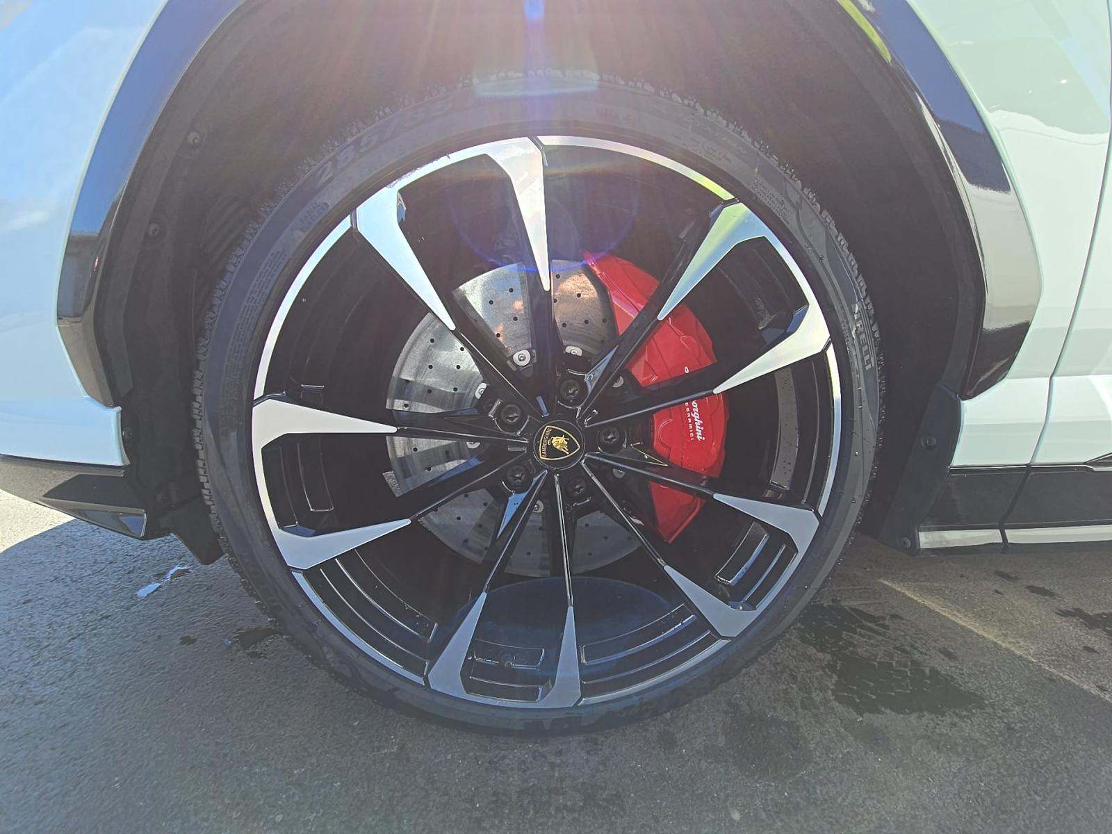 2021 Lamborghini Urus Base AWD