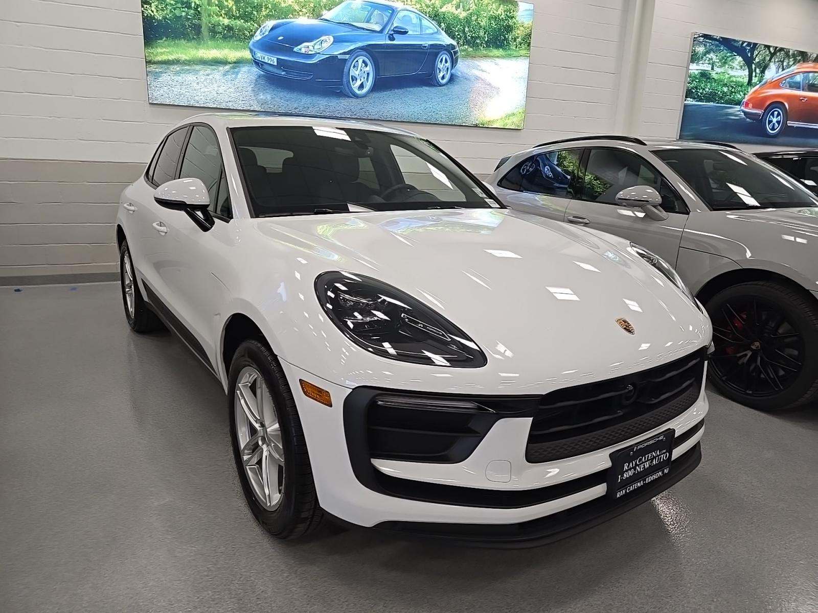 2025 Porsche Macan Base AWD