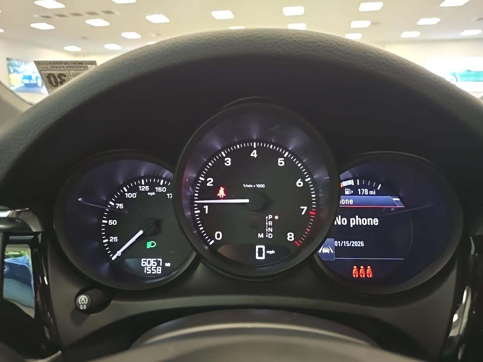 2025 Porsche Macan Base AWD