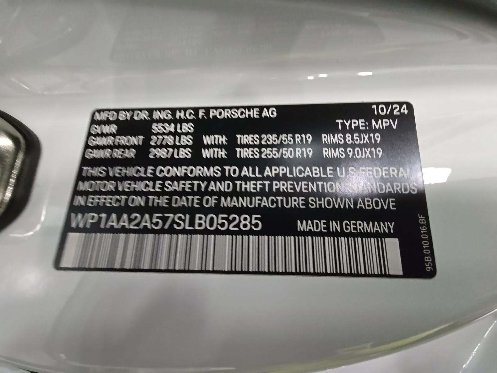 2025 Porsche Macan Base AWD