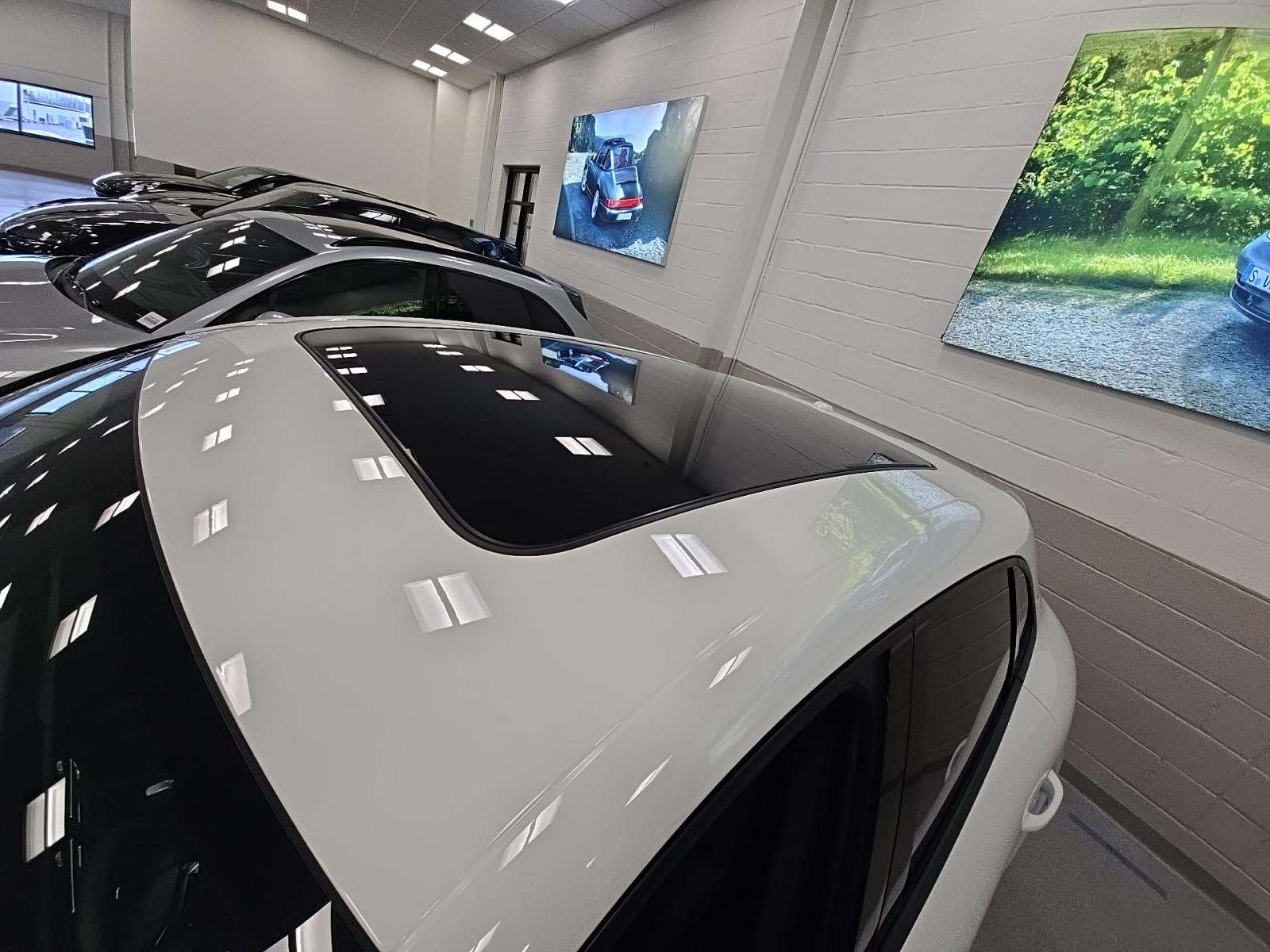 2025 Porsche Macan Base AWD