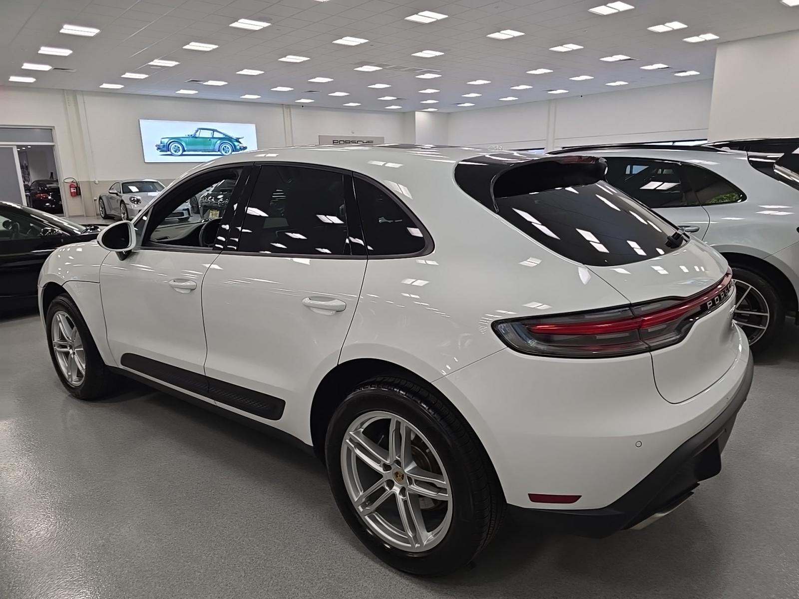 2025 Porsche Macan Base AWD