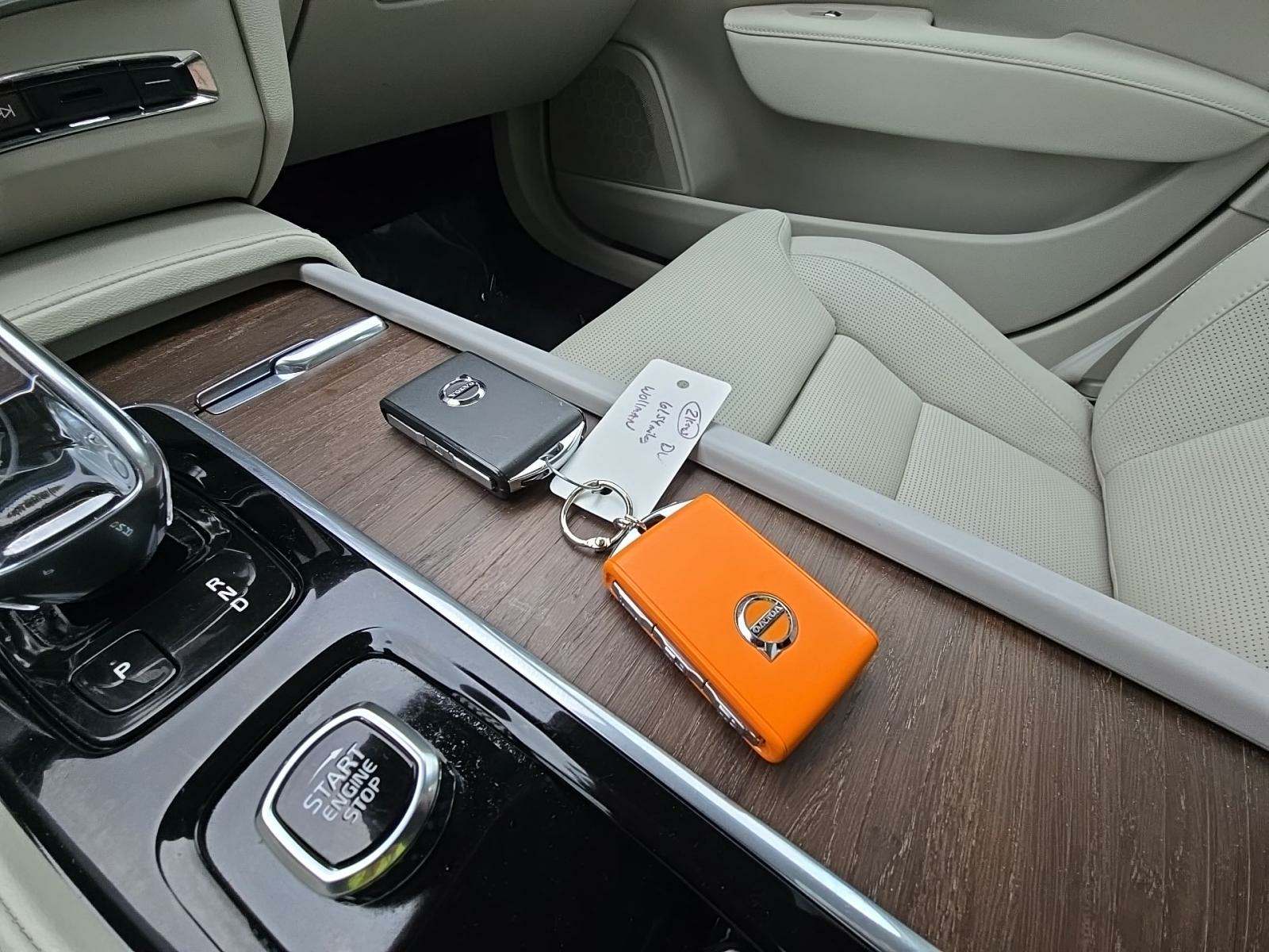 2022 Volvo S90 B6 Inscription AWD