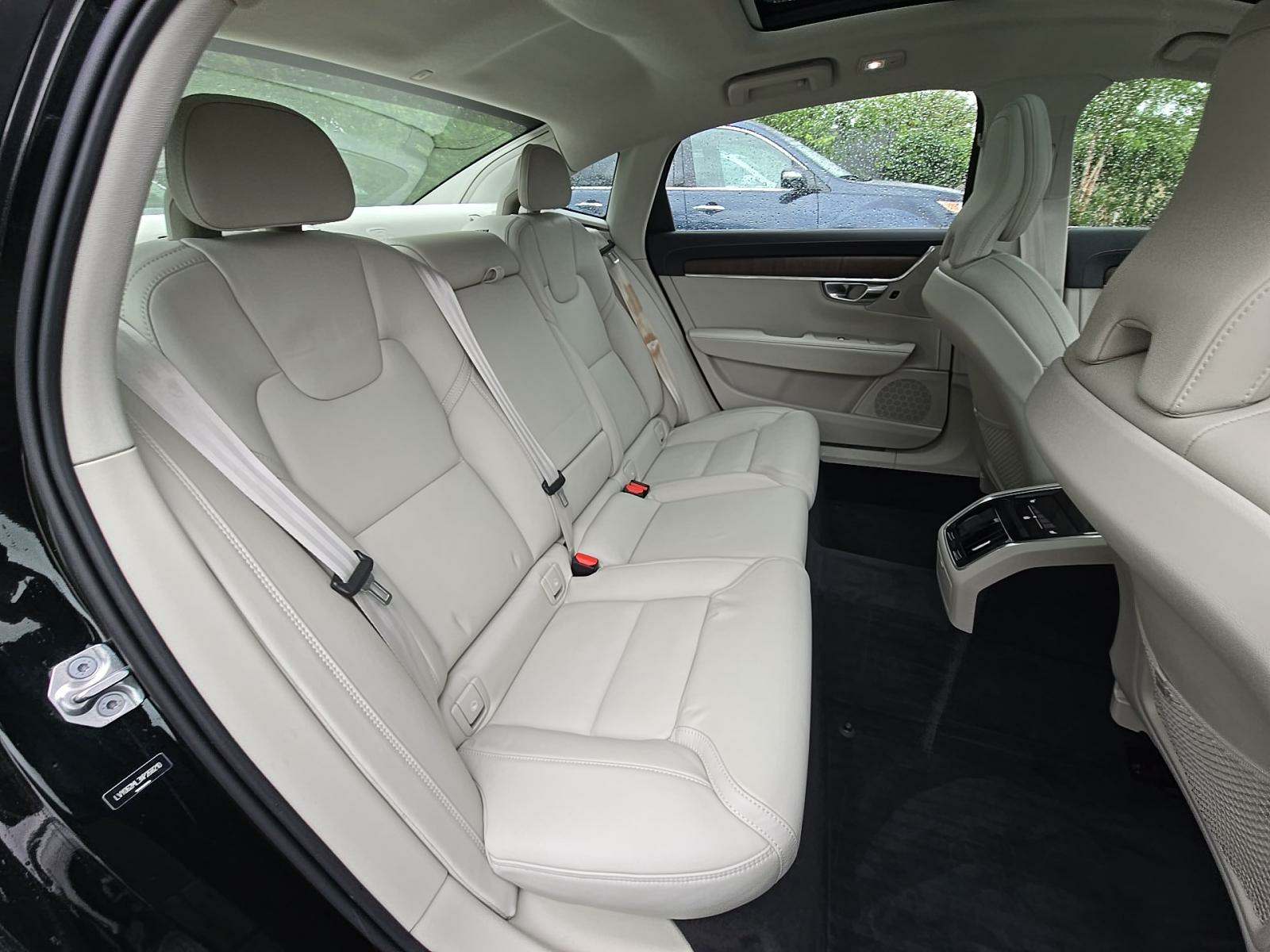 2022 Volvo S90 B6 Inscription AWD